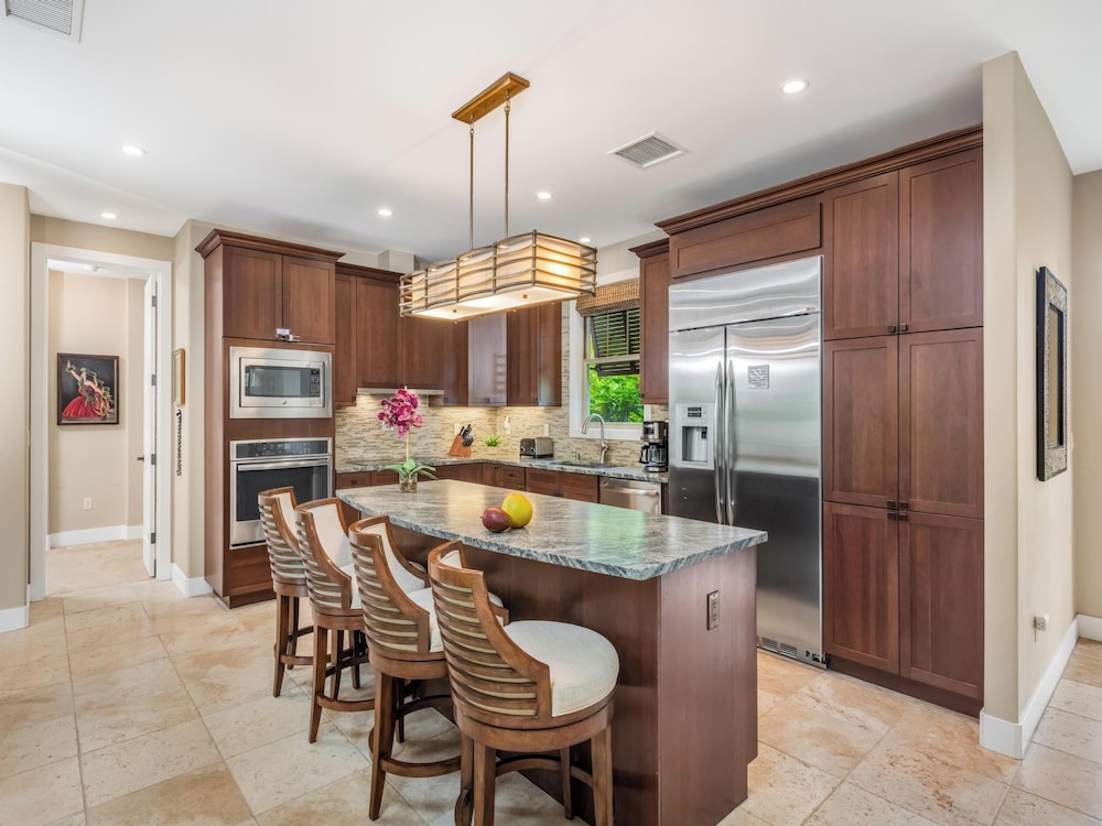 Mauna Lani Home Collection A CoralTree Residence Collection 37/49