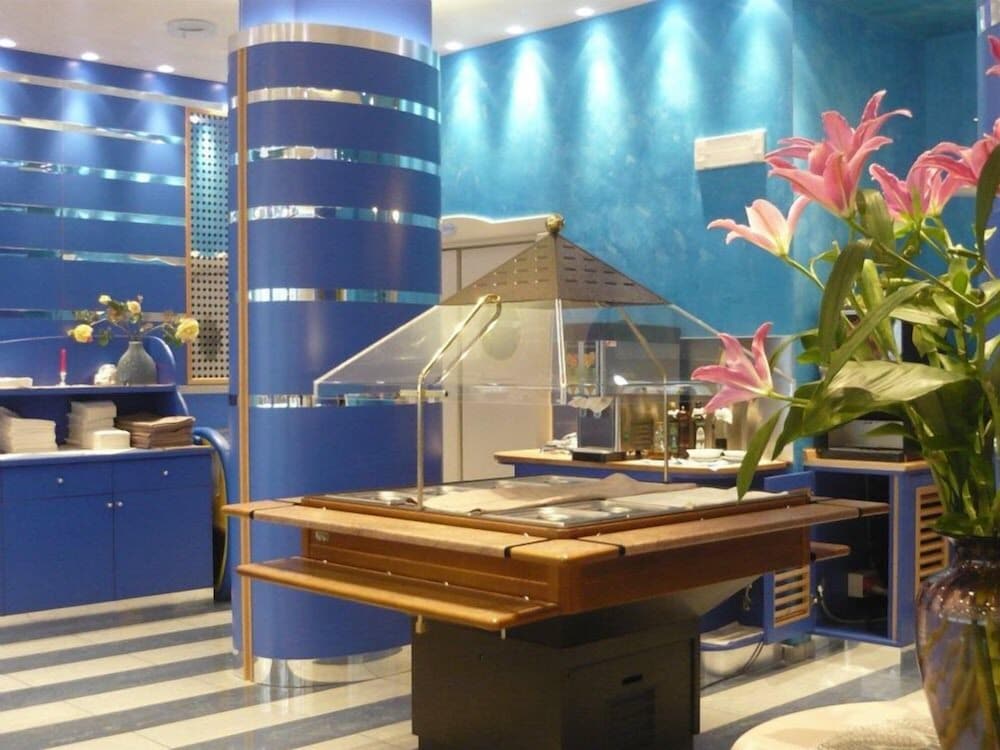 Hotel Lily 7/15