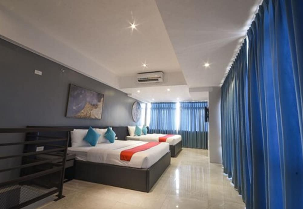 Pacific Skyloft Hotel 20/66
