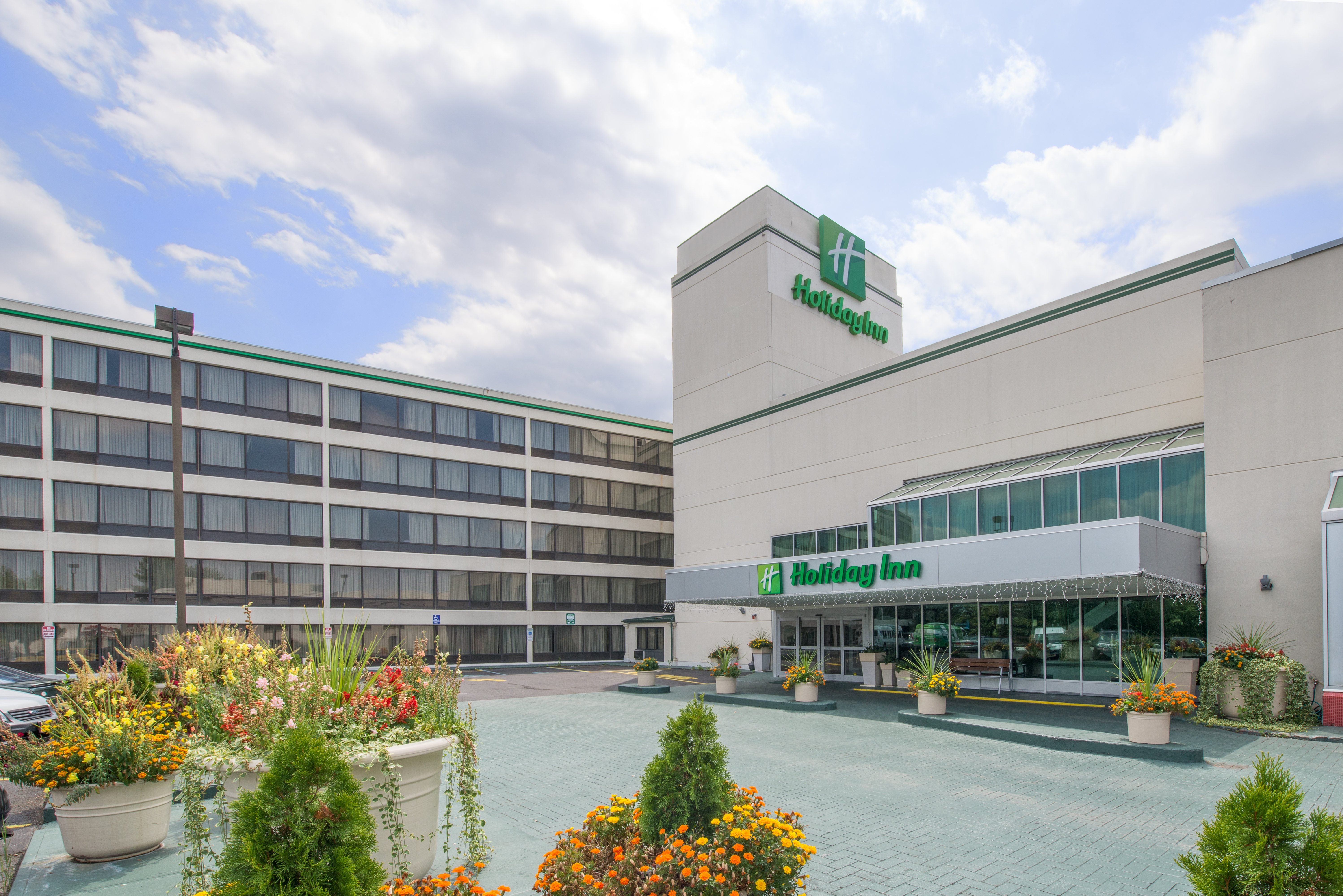 Garner Hotel Totowa by IHG 2/74