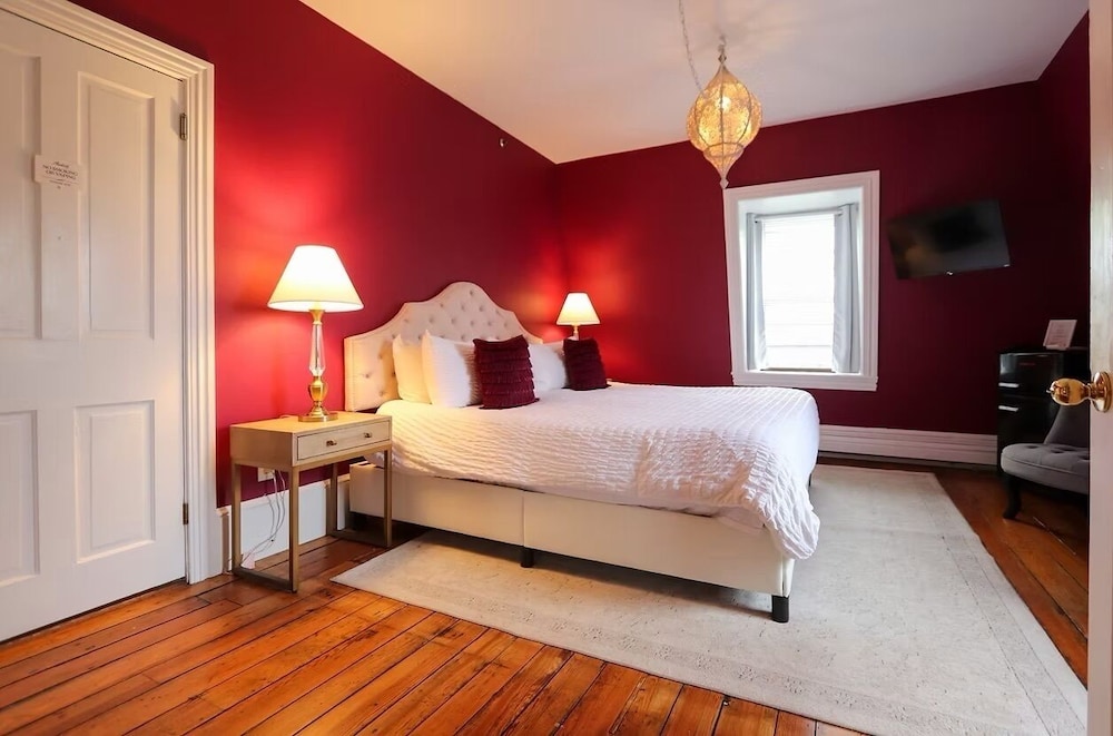 Burgundy, King Bed