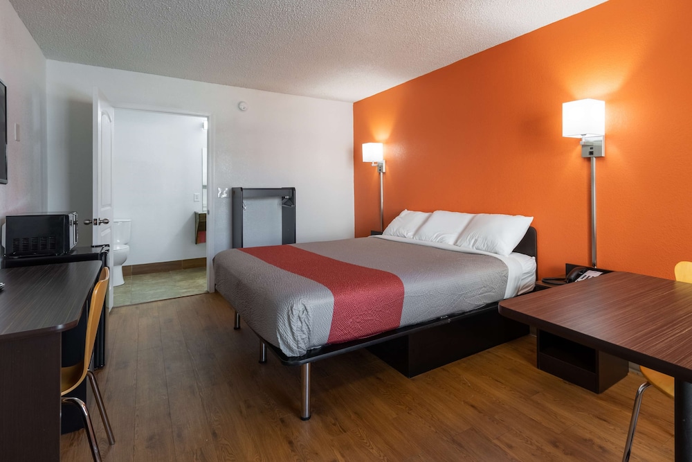 Motel6 Bryan, TX - University Area 22/44
