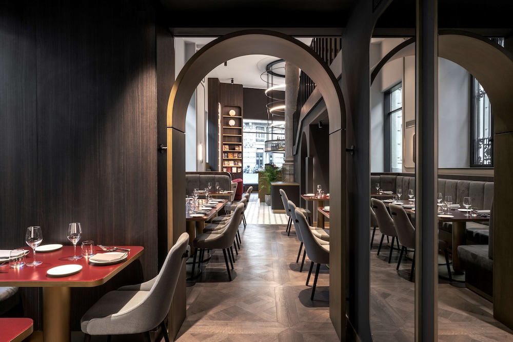 Radisson Collection Hotel, Palazzo Touring Club Milan 56/73