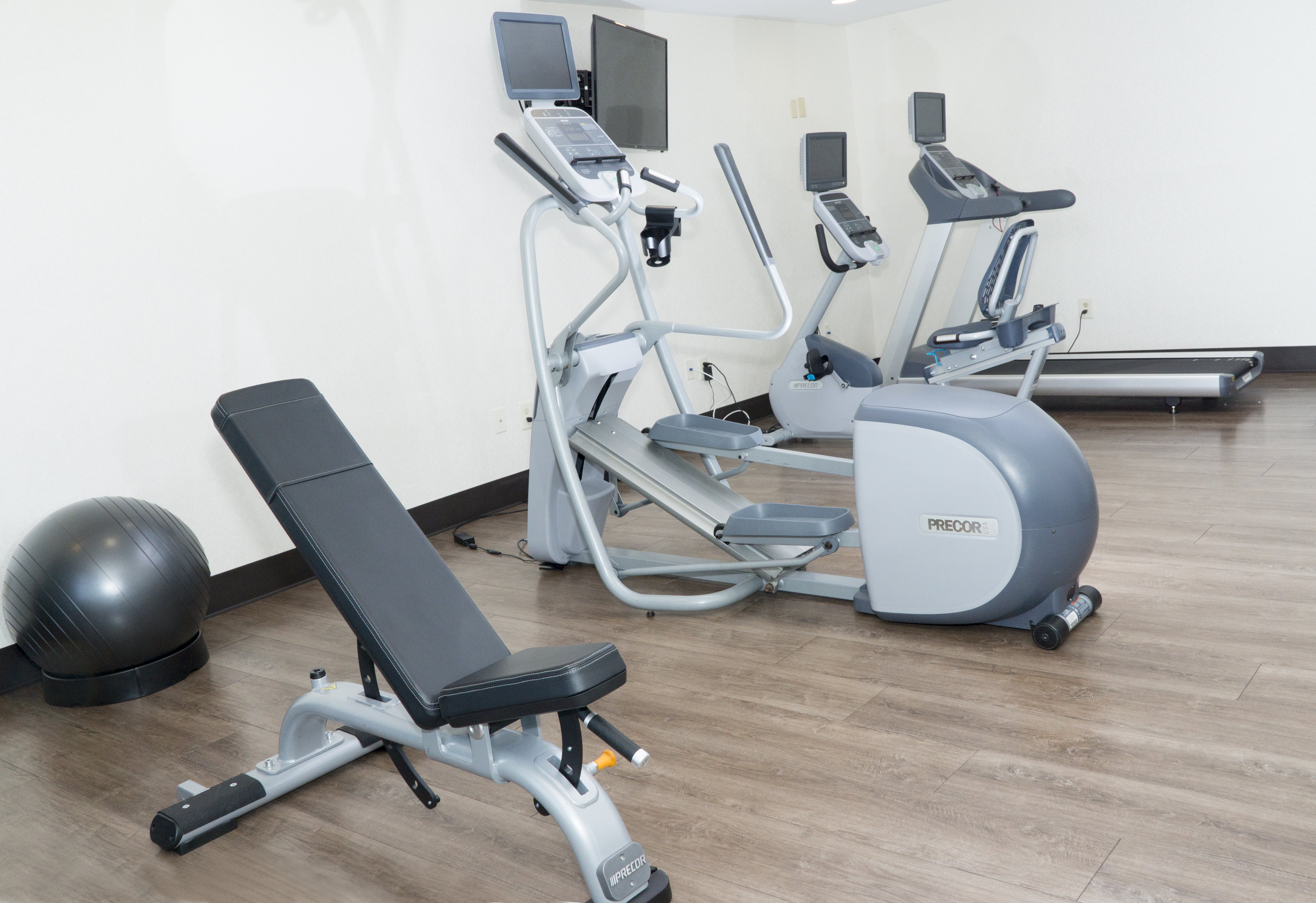 Holiday Inn Express Hotel & Suites Madison 42/60