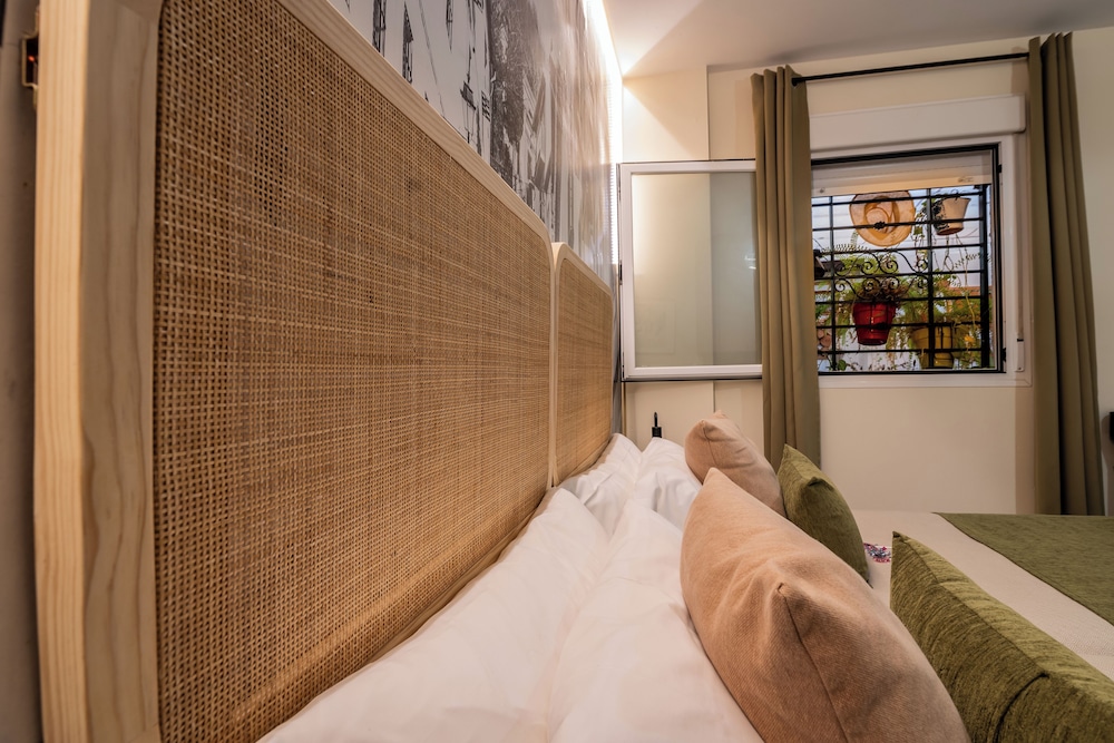 STANDARD, TWIN BEDS, COURTYARD VIEW, GROUND FLOOR