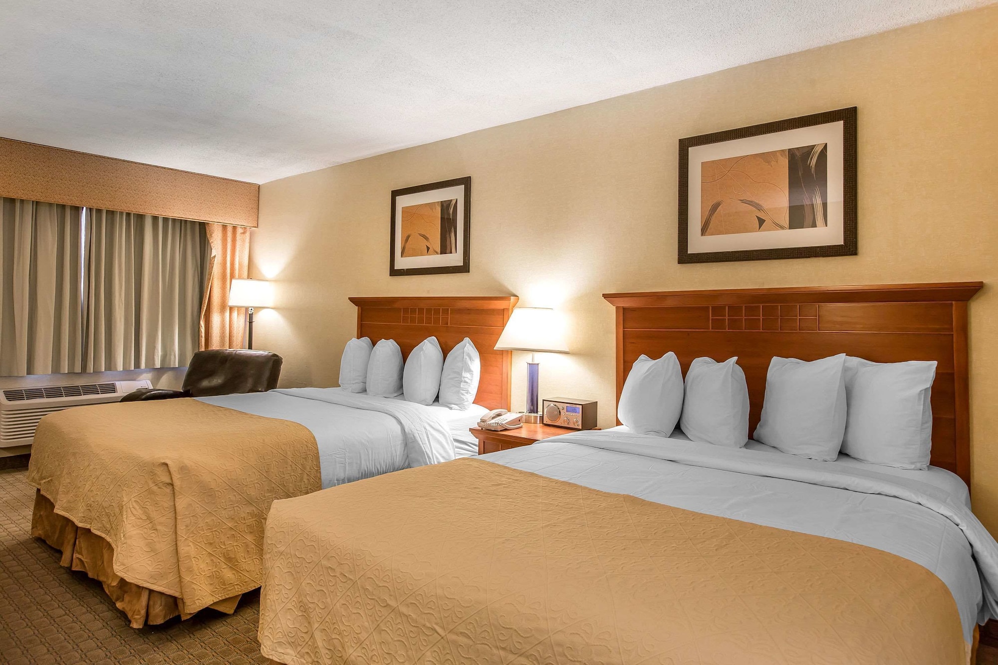 Executive, 2 Queen Beds, Courtyard Area