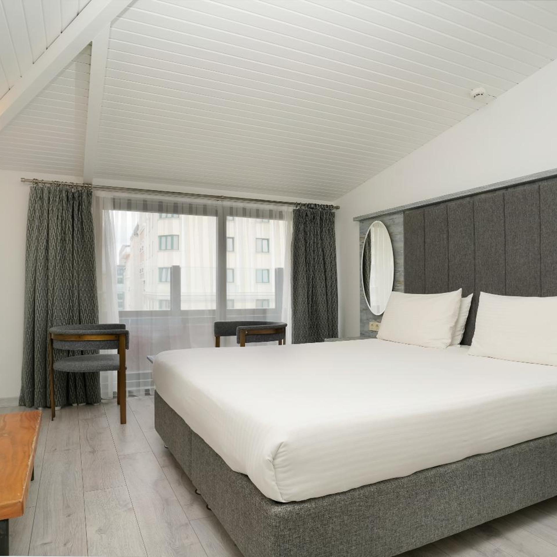 Deluxe, Double Bed, Attic