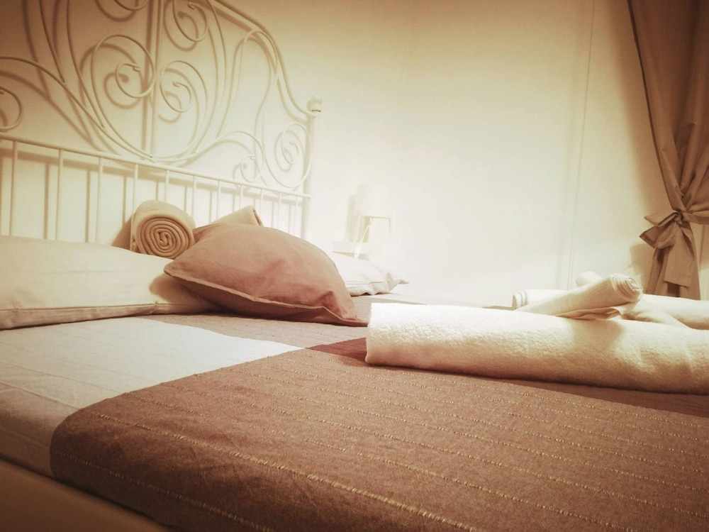 Rhome Sweet Rhome Suite 10/40