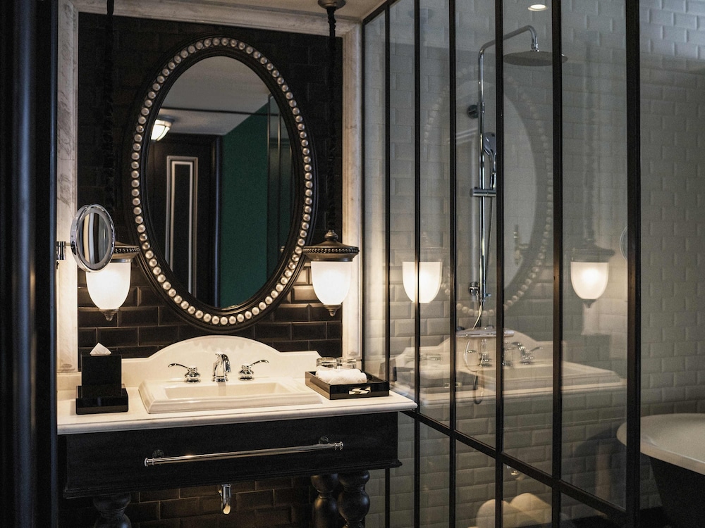 غرفة ديلوكس بسرير كينج، Hotel De La Coupole Mgallery 7/10