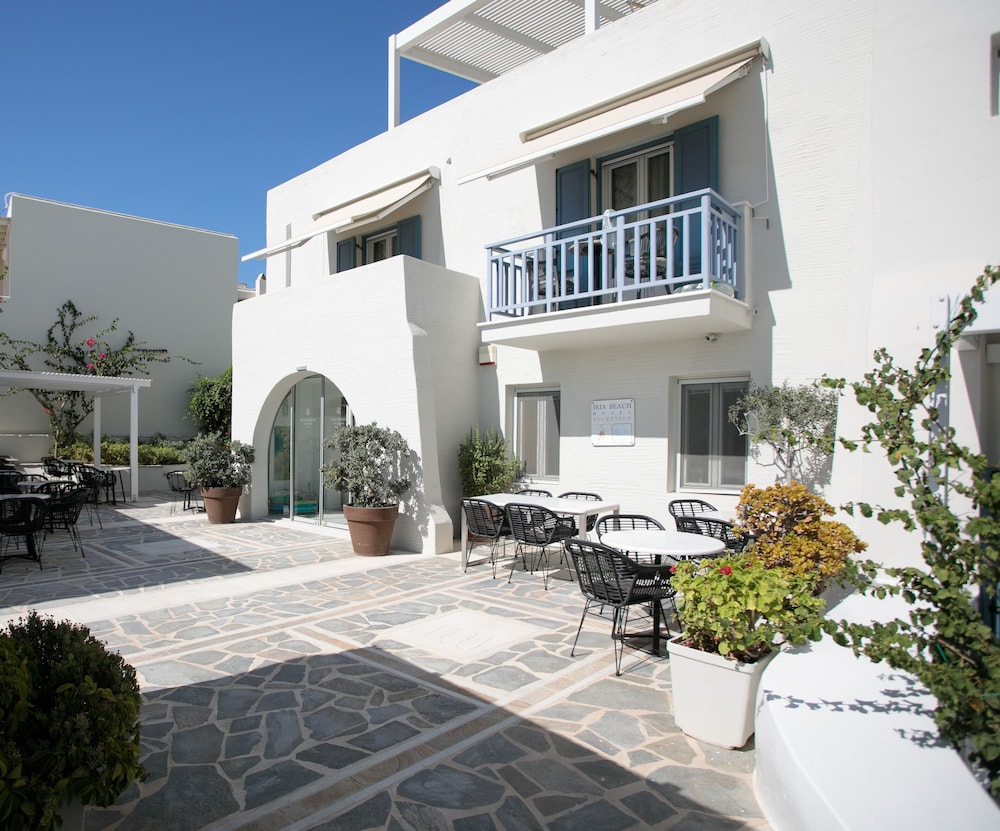 Iria Beach art hotel 62/69