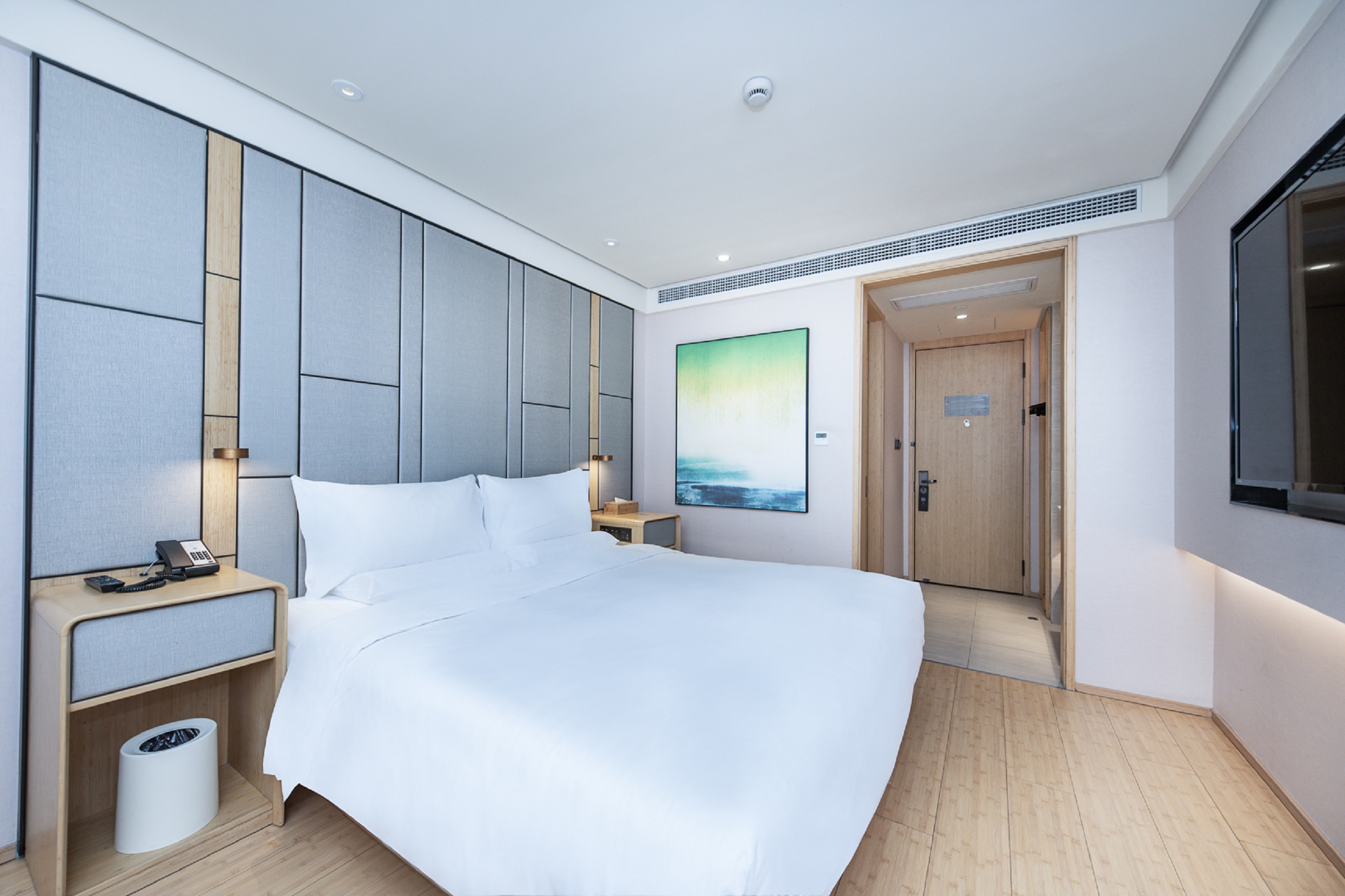 Ji Hotel (Shanghai People Square, Fuzhou Road) 9/28