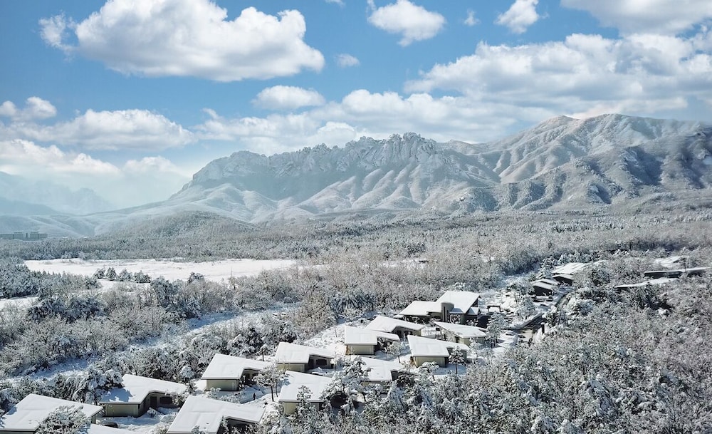 Kensington Resort Seorak Valley 70/74