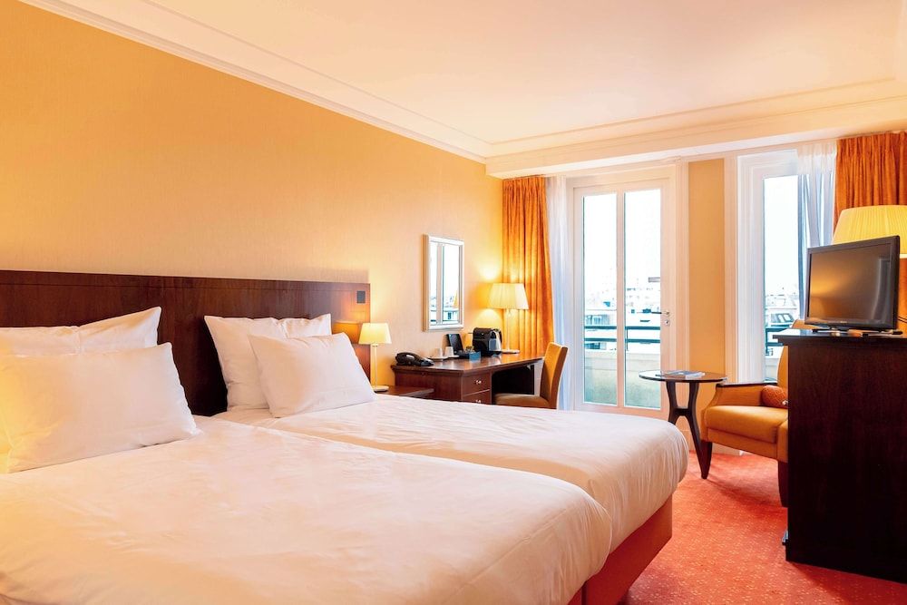 Radisson Blu Palace Hotel 11/64