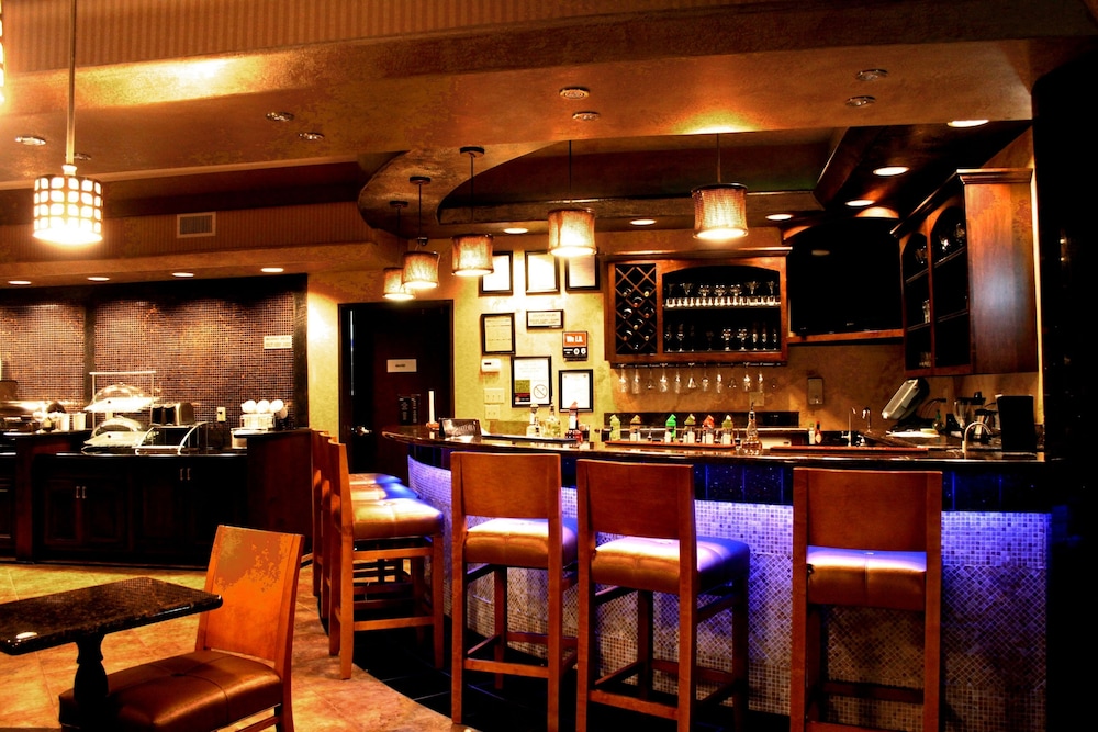 Best Western Plus KC Speedway Inn & Suites 22/31