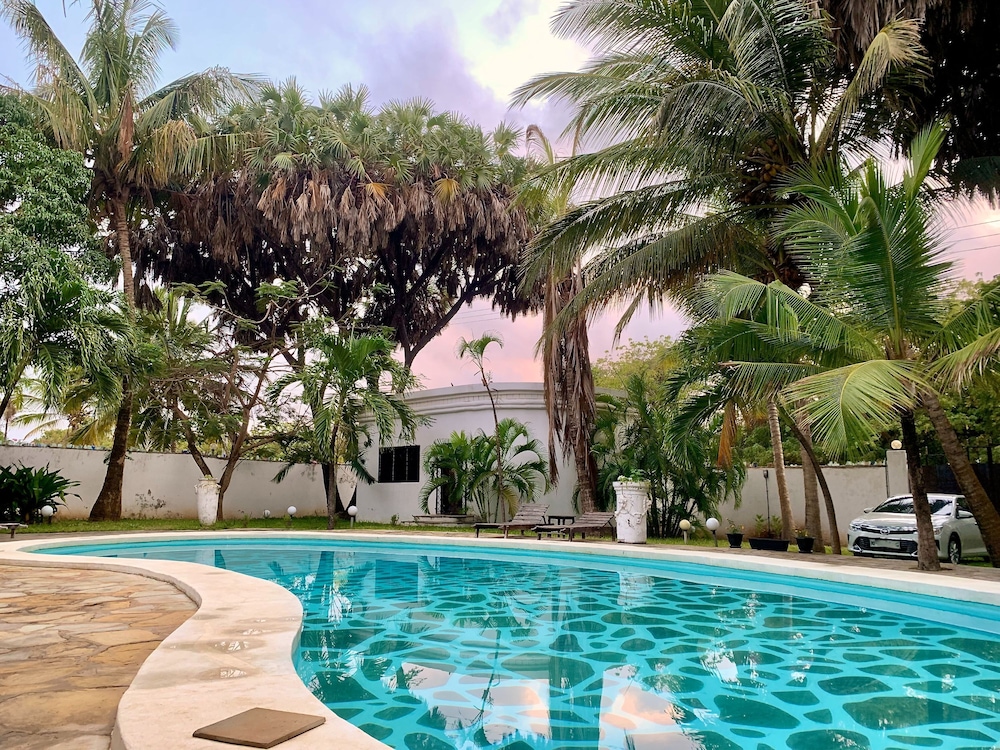 Kenyan House Boutique Hotel 26/36