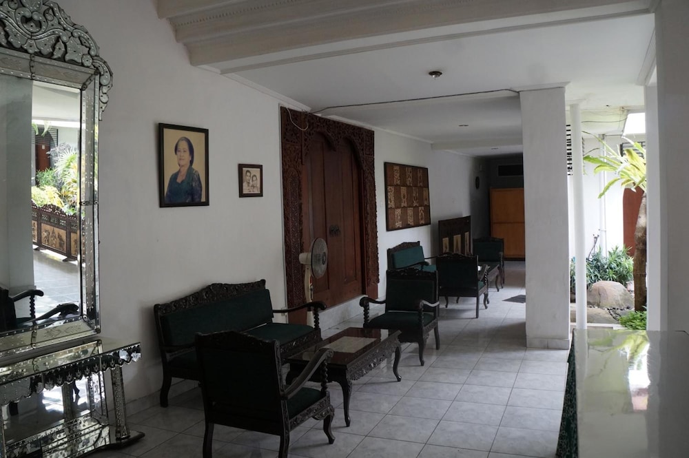 Hotel Kirana 38/54