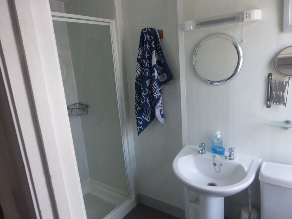 Gleneagles Guest House 10/12