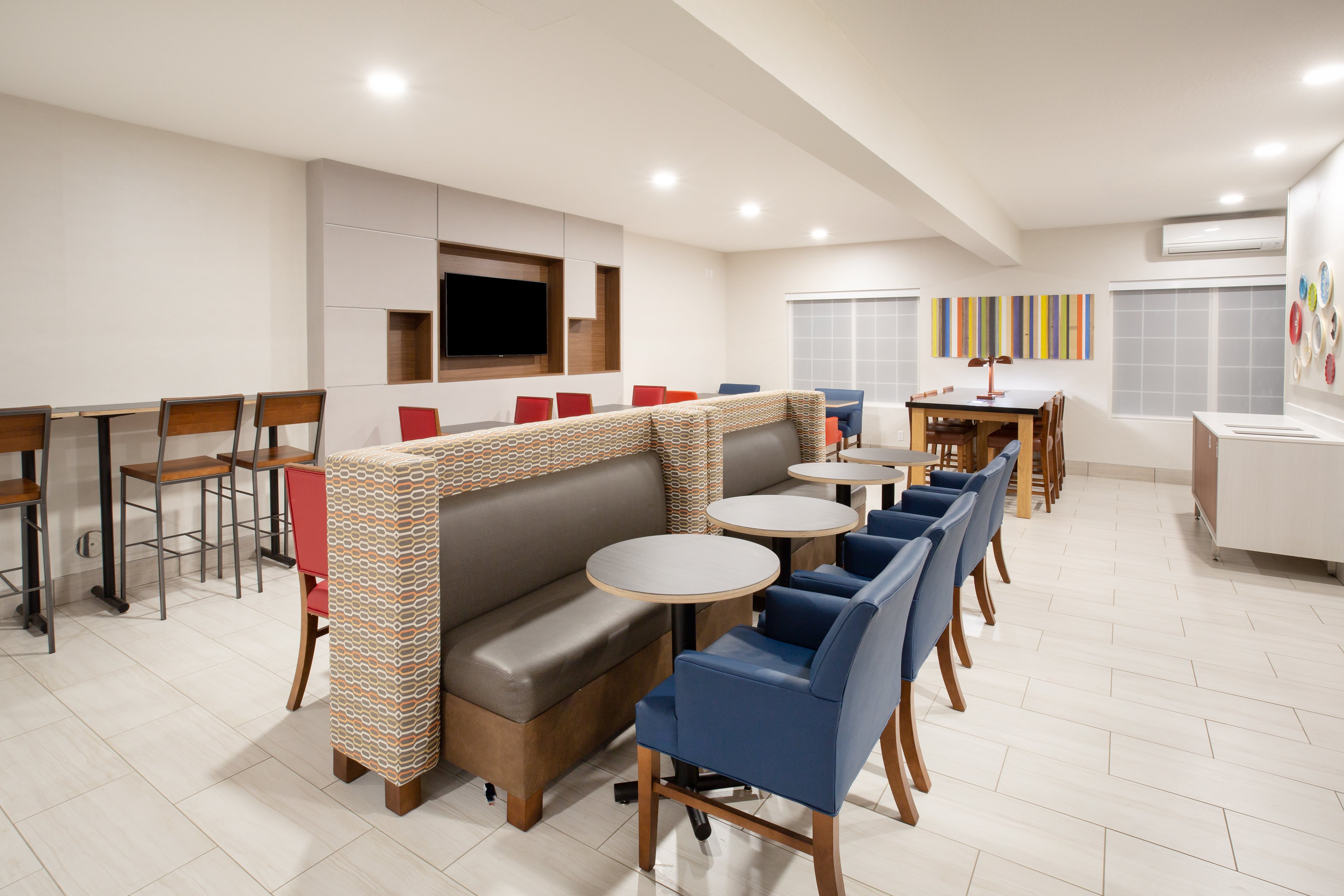 Holiday Inn Express And Suites Lincoln City 21/27