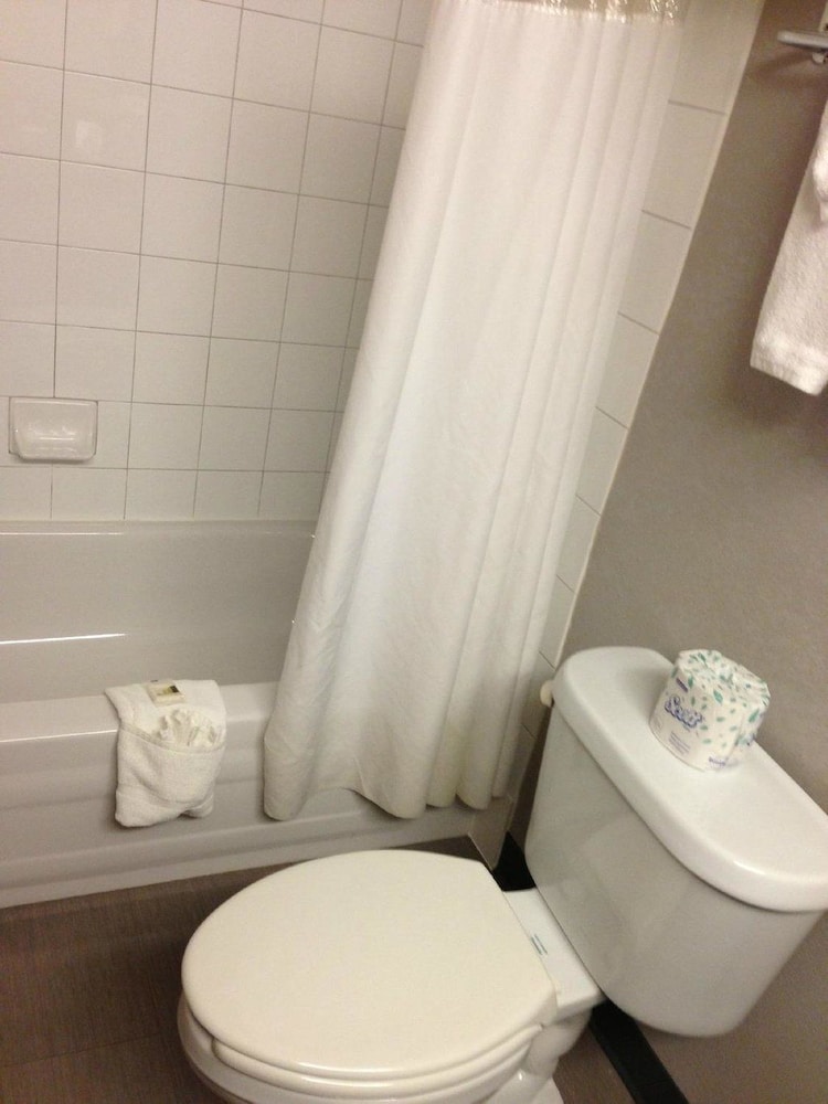 Days Inn Calgary Airport 18/43