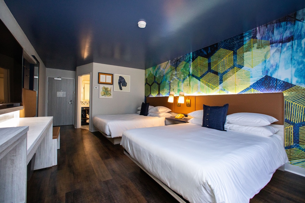 Hotel Denim 14/43
