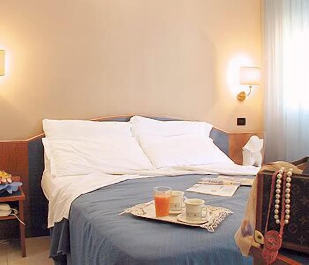 Hotel Montecarlo 16/50