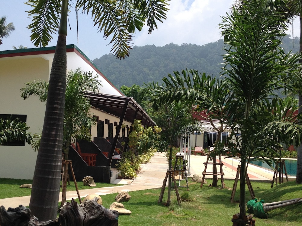 Golden Bay Cottage 9/75