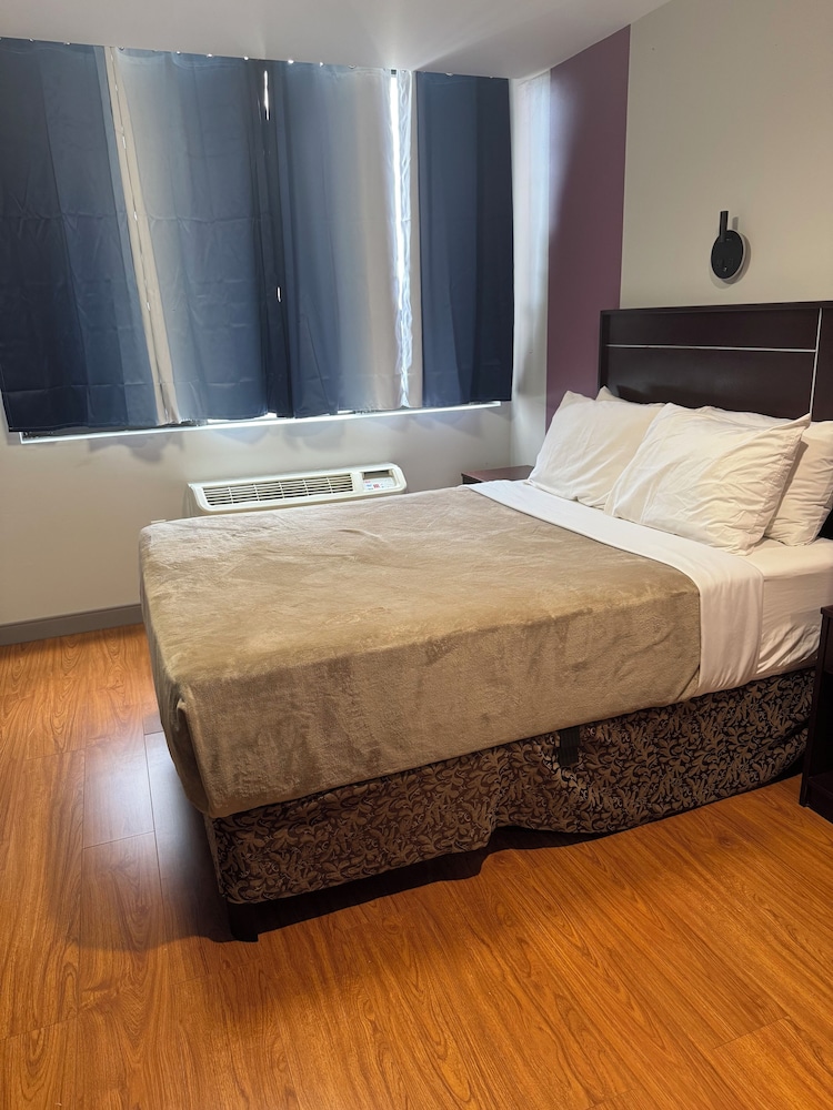 Super Lake Hotel 14/43