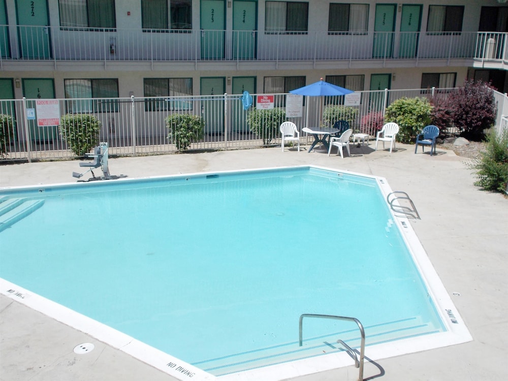Motel6 Reno, NV - Livestock 27/42