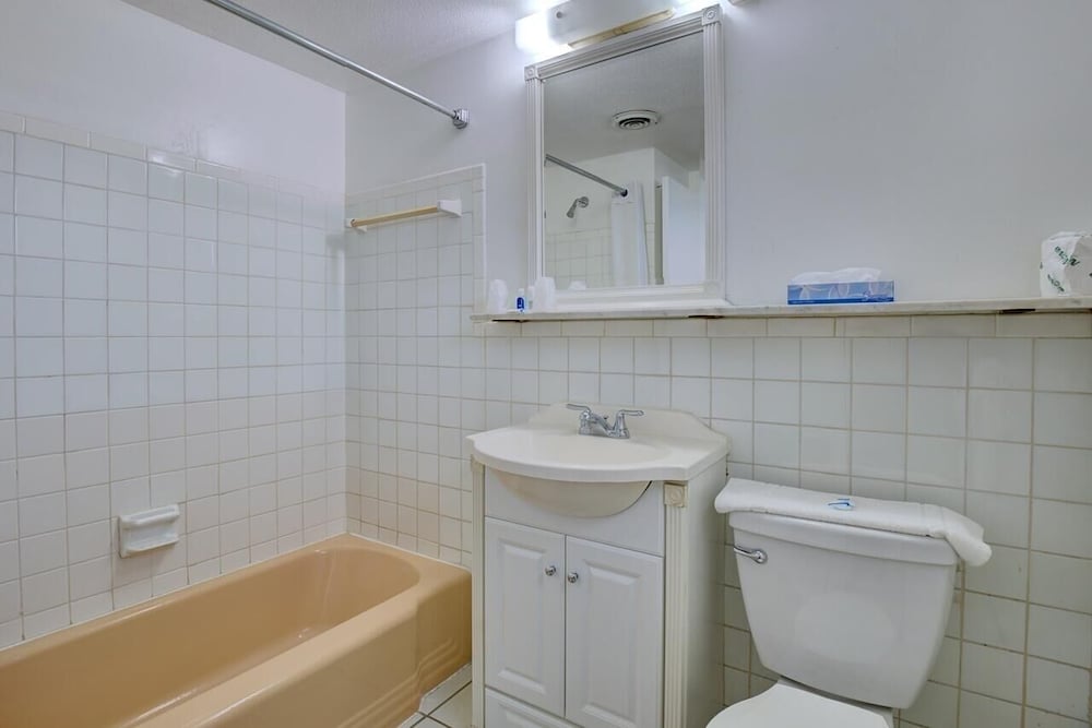 Motel6 Norfolk, VA – East Little Creek 43/50
