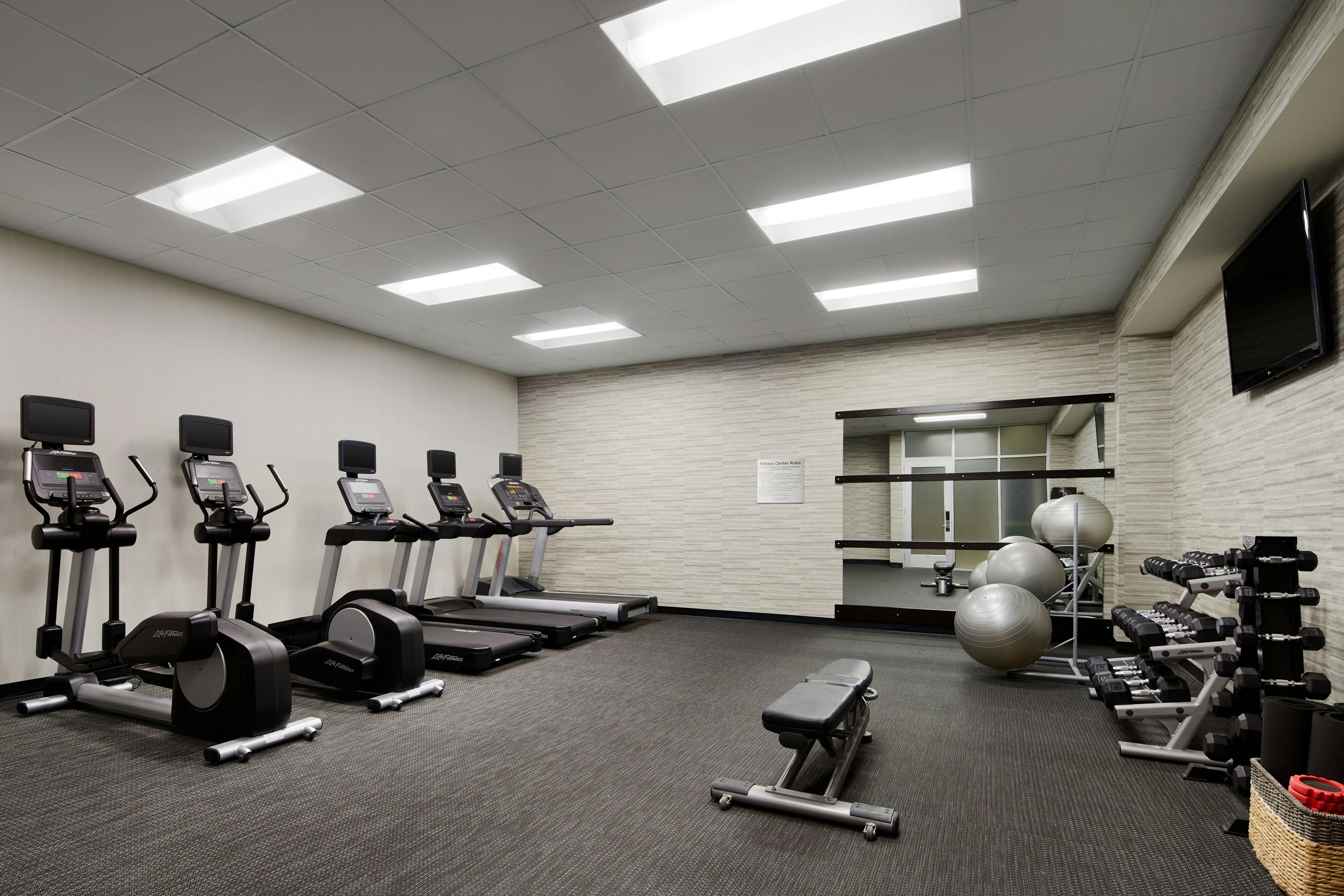 Courtyard By Marriott Milwaukee Downtown 6/15