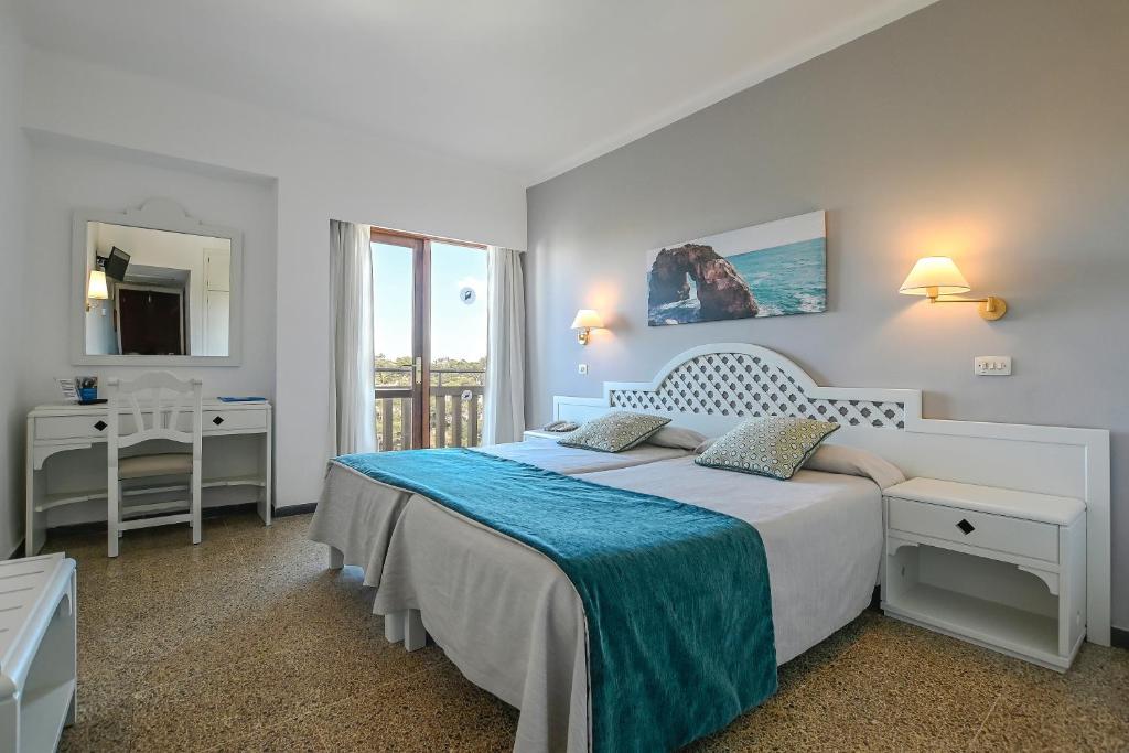 Room, Double Bed, Sea Front, Balcony