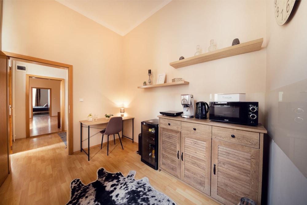 City Residence Apartment Hotel 8/50