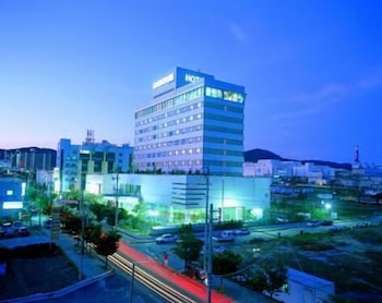 Gumi Century Hotel 44/50