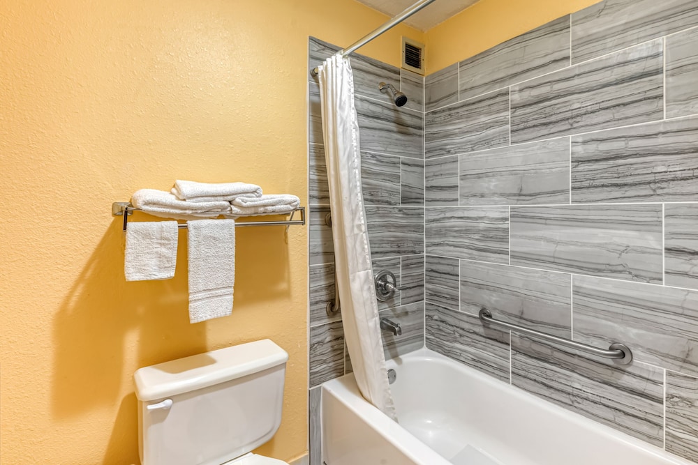 Rodeway Inn & Suites Jefferson 27/53
