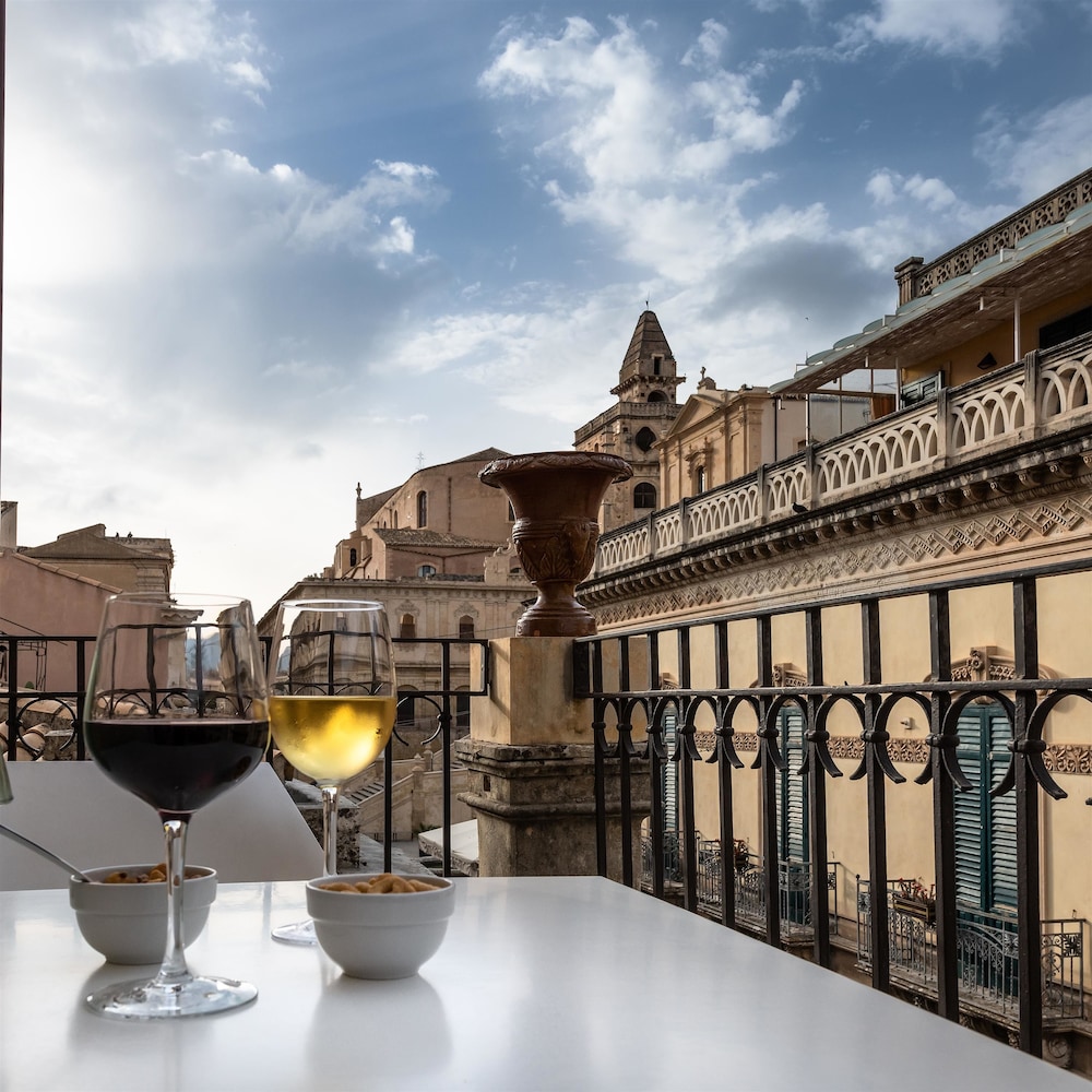 Hotel Porta Reale 45/50