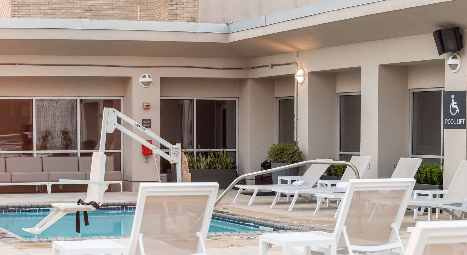 swimming pool spa