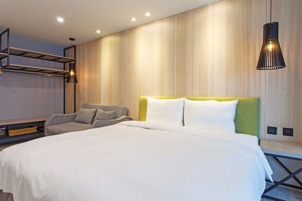 Green Hotel - West District 25/64