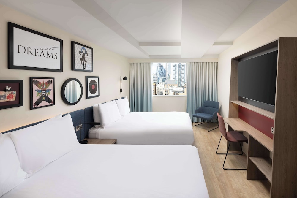ROOM, QUEEN BED