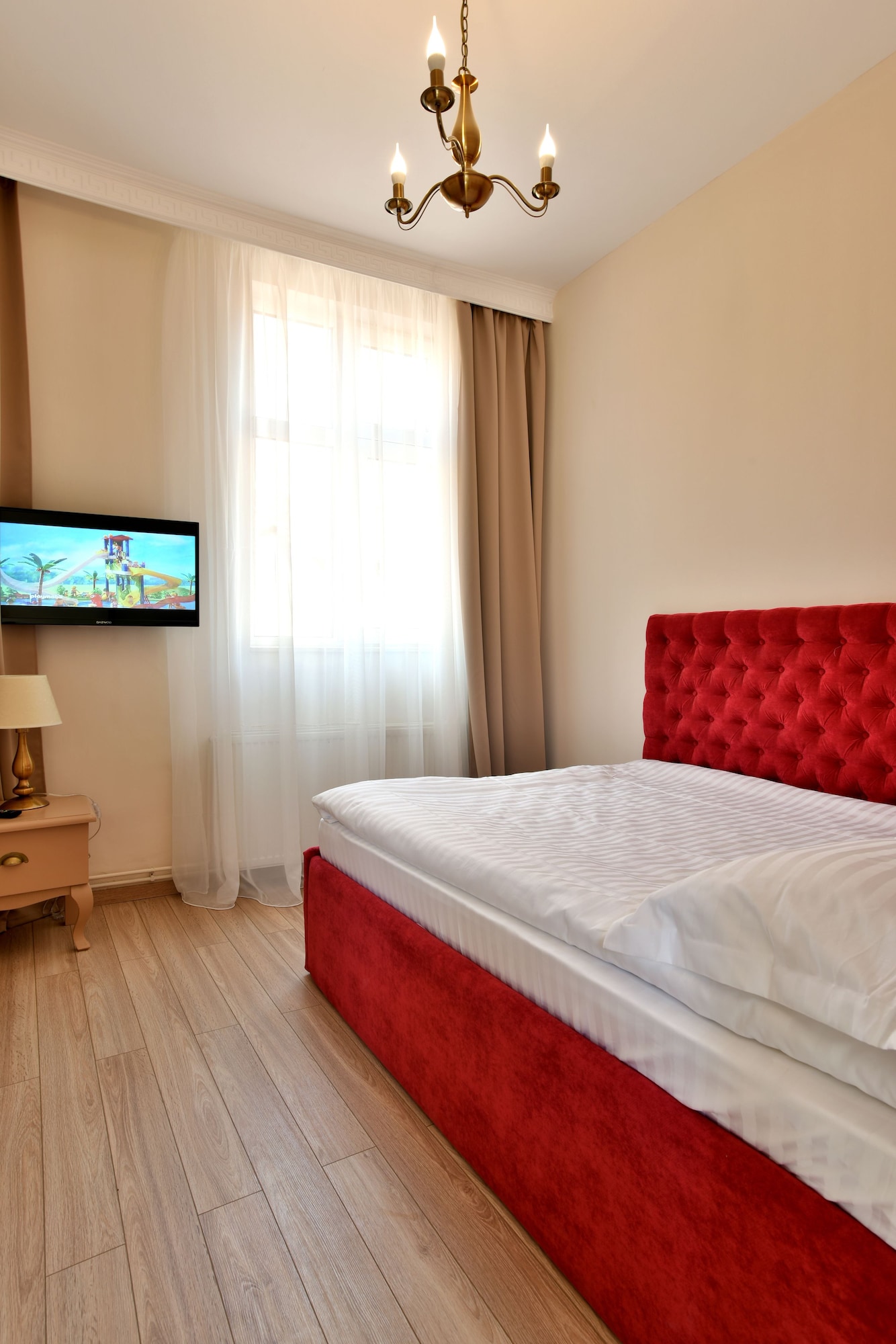 2 BEDROOMS, SUITE, 1 QUEEN AND 1 DOUBLE BED