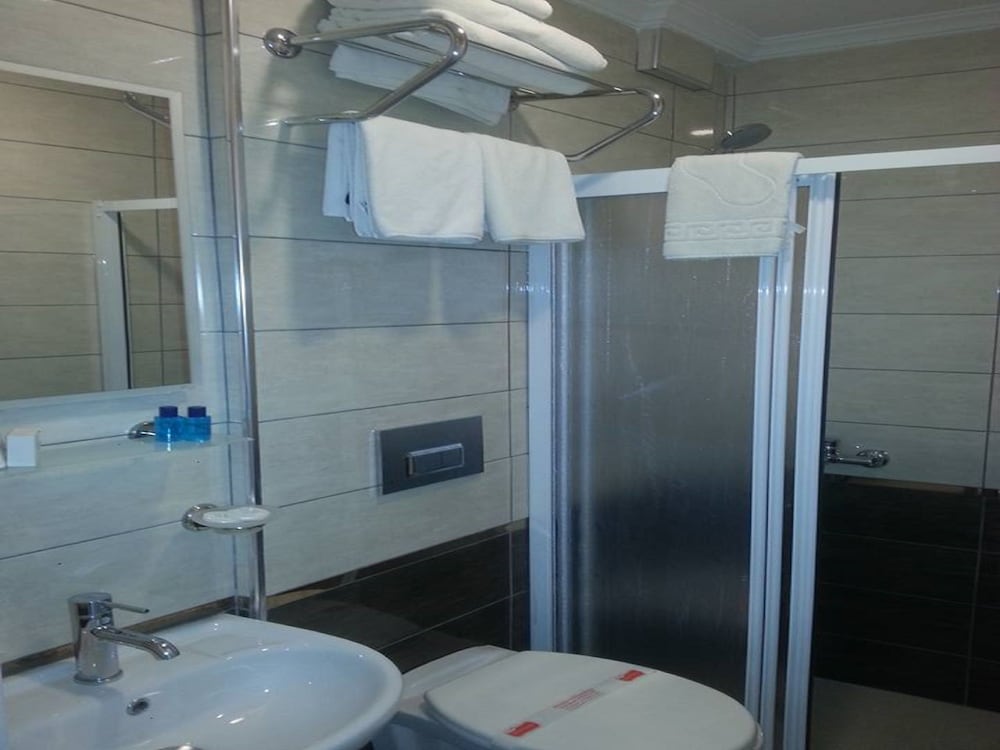 DELUXE, DOUBLE BED