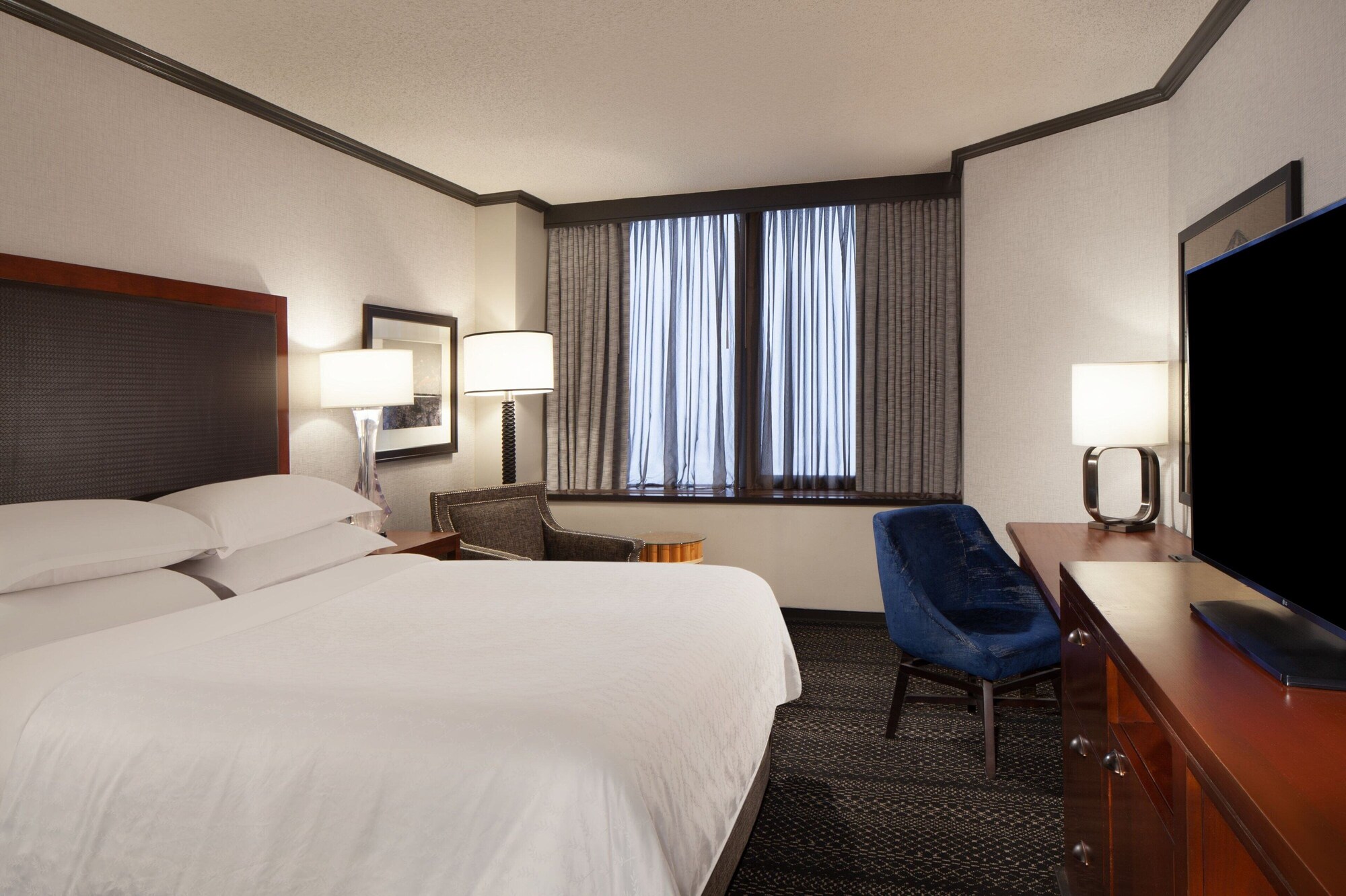 Deluxe, King Bed