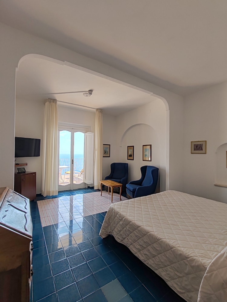 STANDARD, DOUBLE OR TWIN BED, SEA VIEW, BALCONY