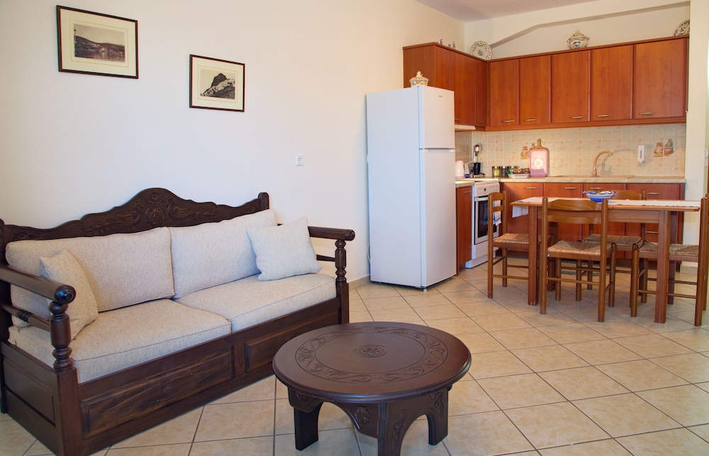 To Pithari 17/29