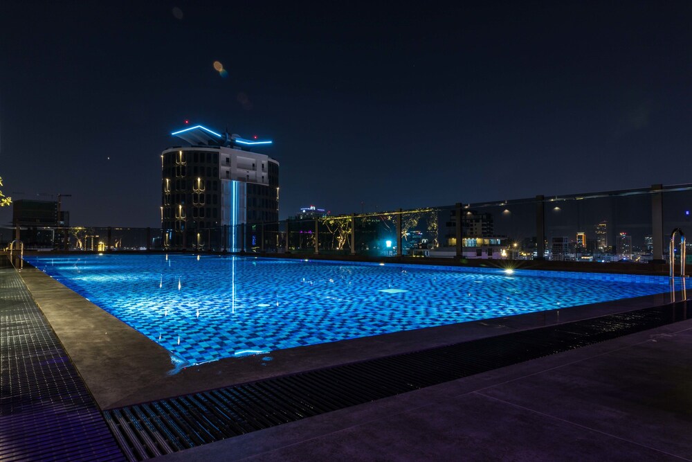 One Residence Hotel & Apartment 47/49