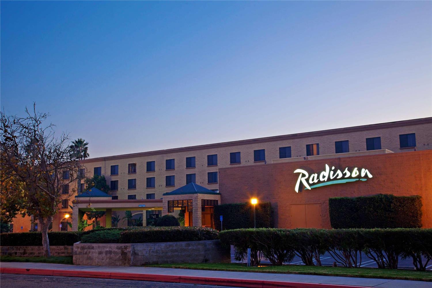 Radisson Hotel Santa Maria 3/40