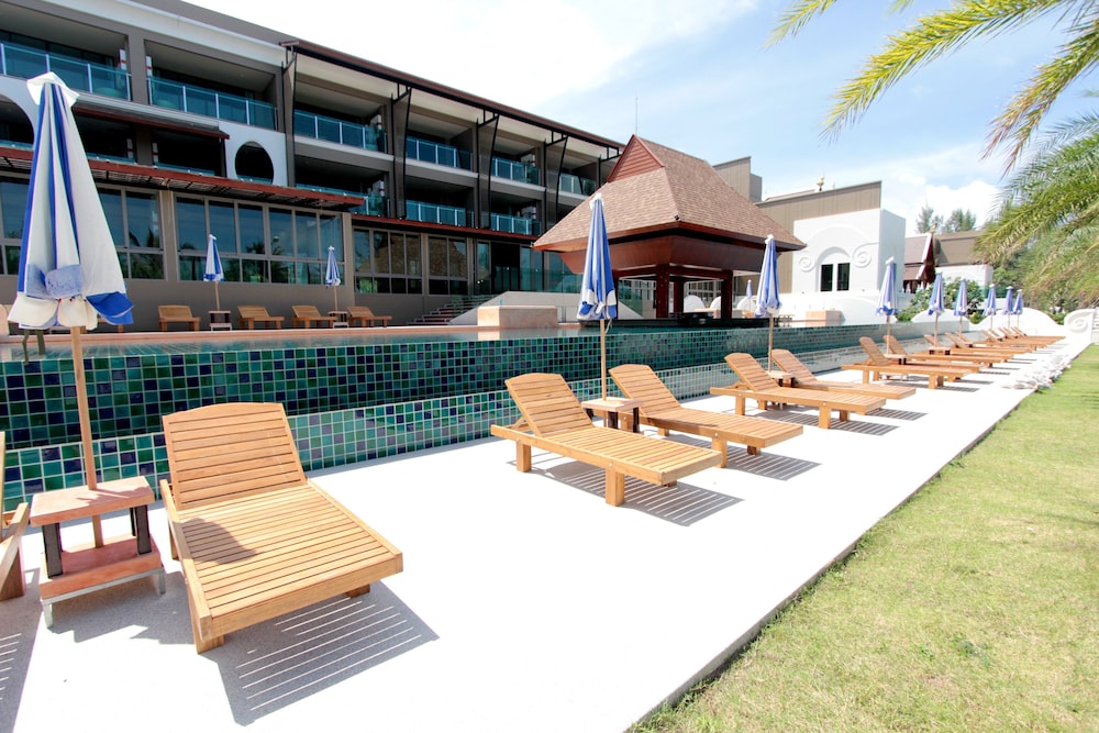 Maikhao Palm Beach Resort 7/65