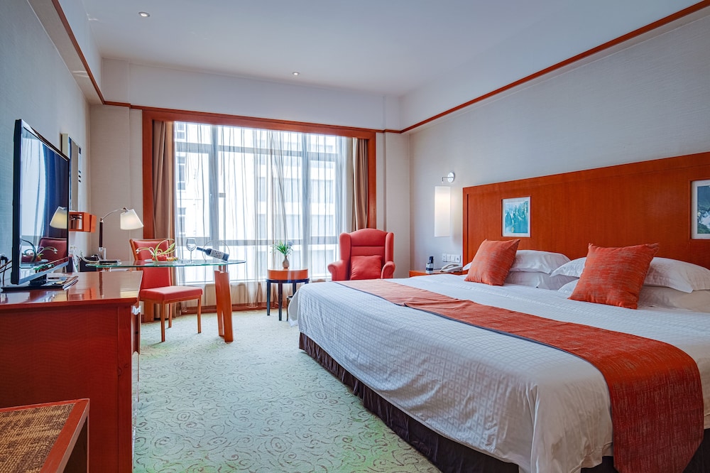 SUPERIOR, KING BED