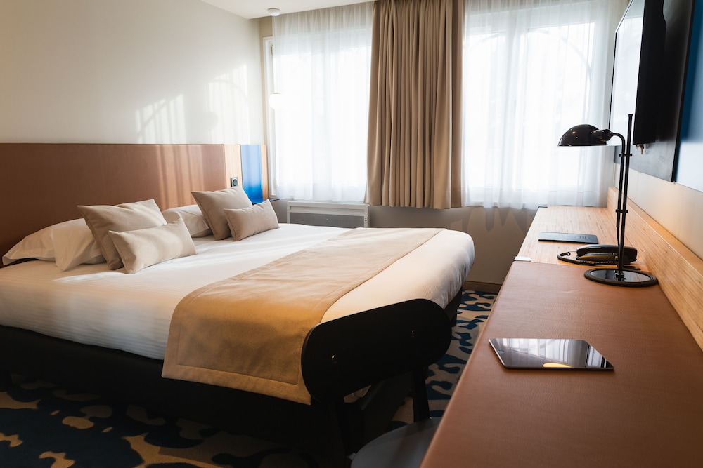 Hotel Le Bugatti 13/64