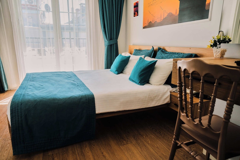 Santa Lucia Hotel 21/50