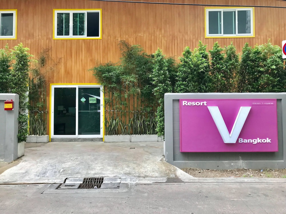 Resort V Mrt Huai Kwang in BANGKOK